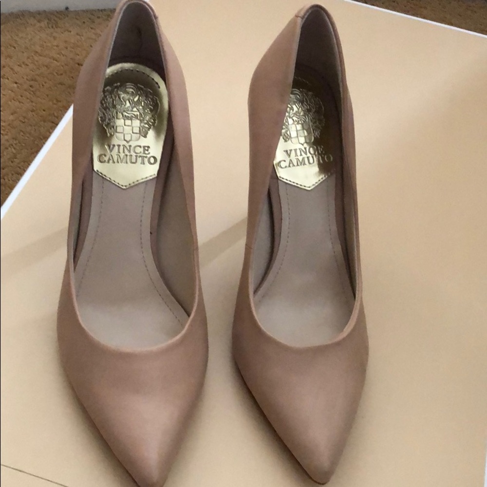 Vince Camuto Nude heel